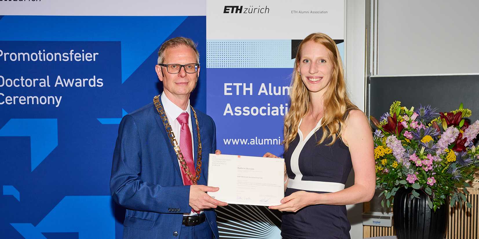 Günther Dissertori, Rector of ETH Zurich, and Kathrin Durizzo. The ETH medal will be awarded in January 2024.